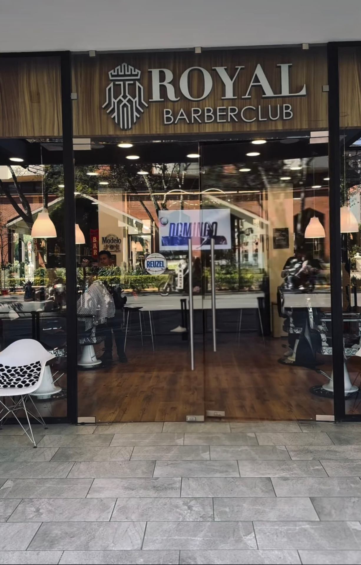 Fachada Royal Barberclub Guatemala
